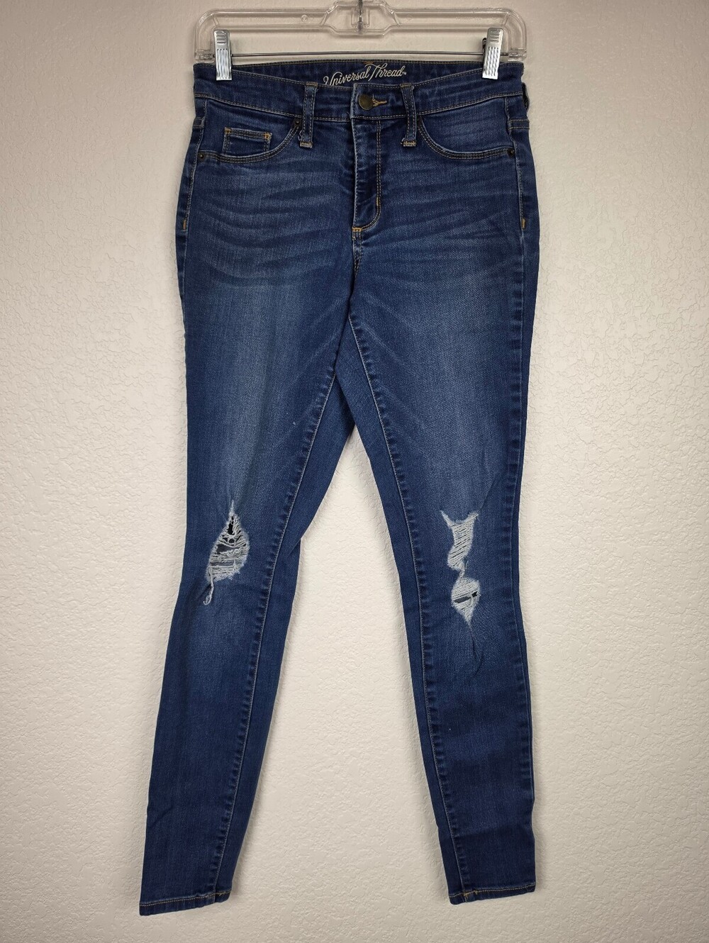 Universal Thread Women's Distressed Skinny Jeans Size 2 26